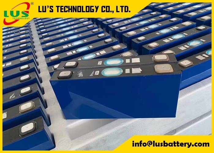 Lityum demir fosfat pil 3.2 volt 100ah 110Ah Lityum pil LiFePO4 pil DIY